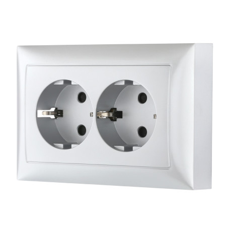 Double straight socket with S/c, with blinds (silver metallic) LK60