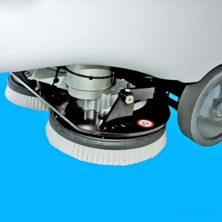 A scrubbing battery machine with an operator