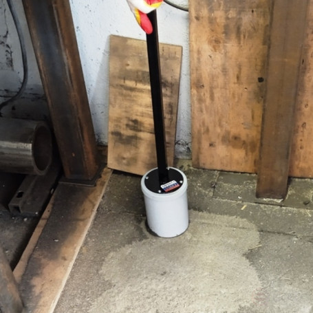 Magnetic collector-finder with quick release (plastic case) PROF-MAGNET