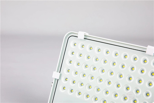 Светодиодный прожектор Mosvolt FLF-B8- 200W 85- 265V