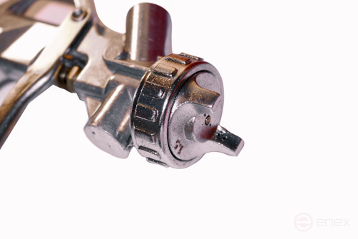 A set of painting tools for the Villager VAT-S5 5/1 compressor