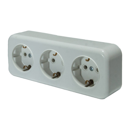 Socket RA 16-343-White, 3-seater, open installation with a/C
