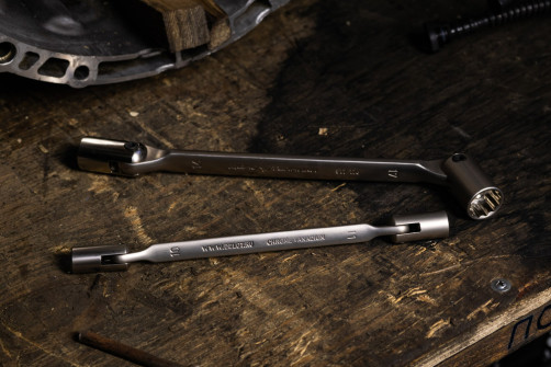 Set of 7-sided hinged keys, tetron tablet.