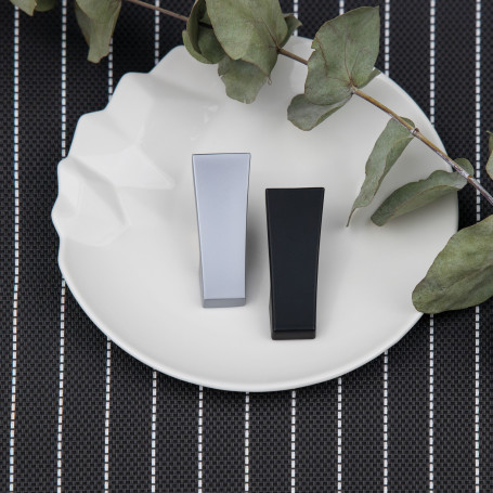 Крючок меб. однорожковый мет. SLASH черный матовый AKS