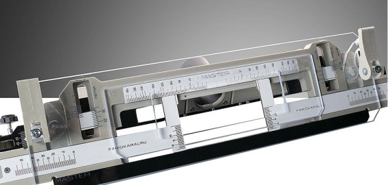 На сегодняшний день FARIDKAAMAL – это собственное производство шаблонов,
 инструментов и приспособлений для врезки дверной фурнитуры и монтажа 
дверей.