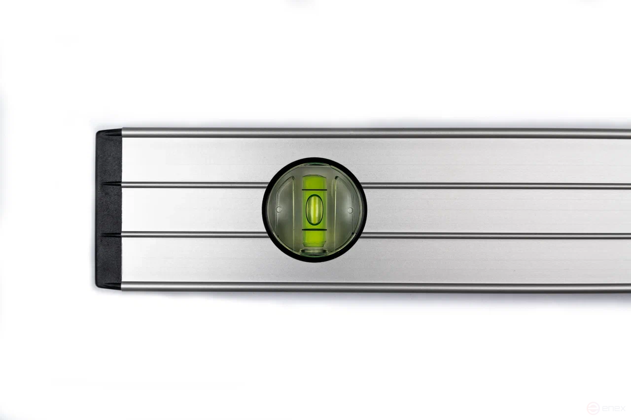 The level is anodized (3 acrylic indicators) 80 cm