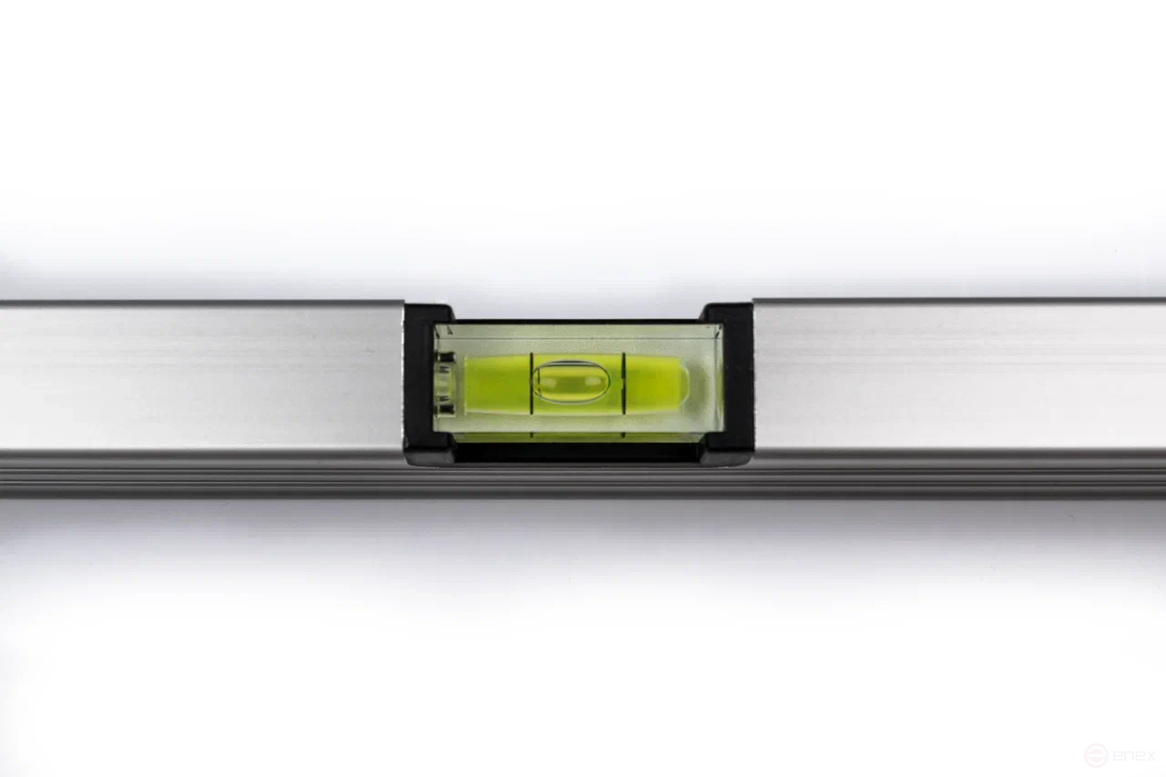 The level is anodized (3 acrylic indicators) 80 cm