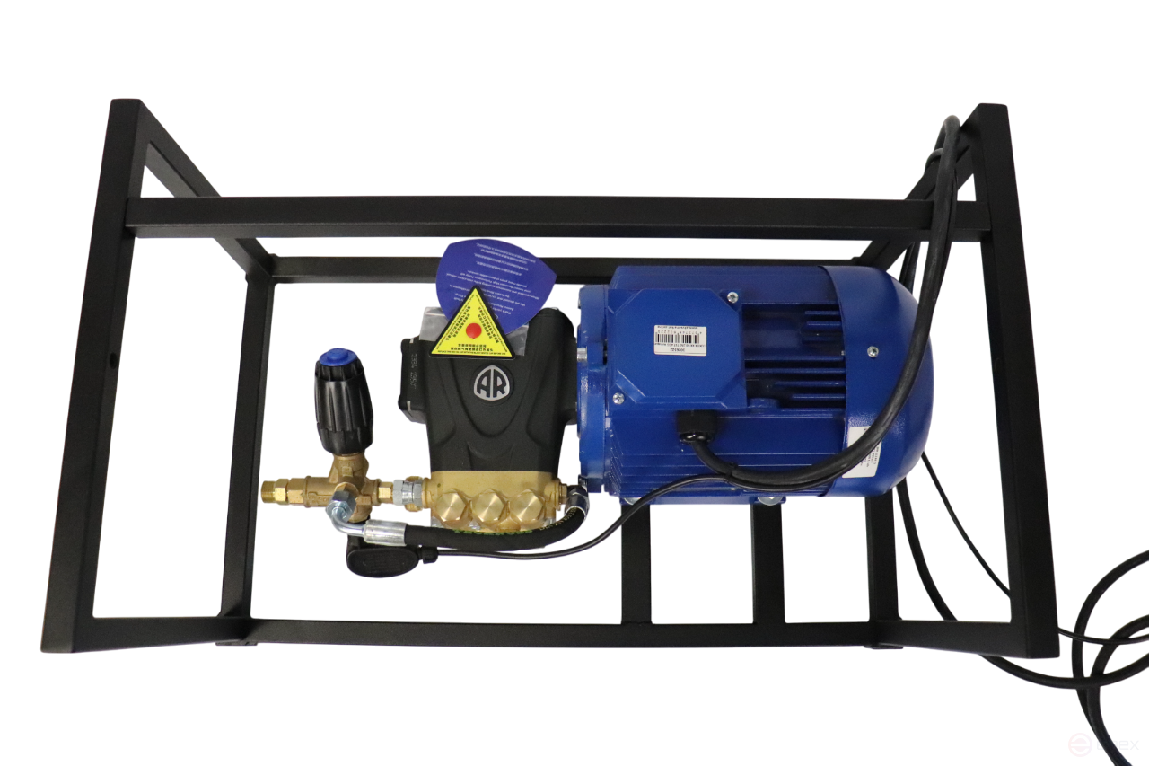 ACG AVD LUXOR RR 90.250 TST is a stationary high-pressure device on a frame