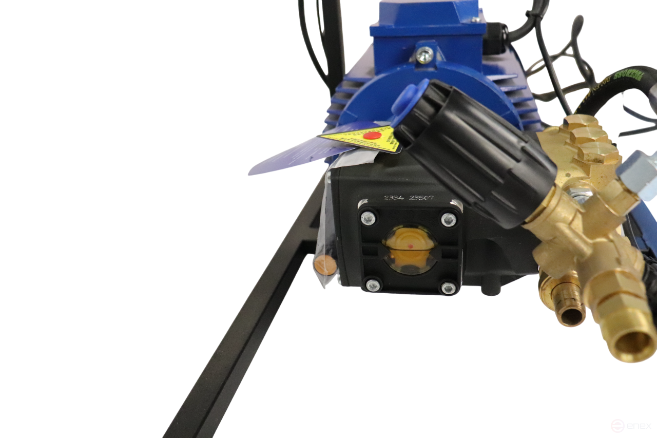 ACG AVD LUXOR RR 90.250 TST is a stationary high-pressure device on a frame