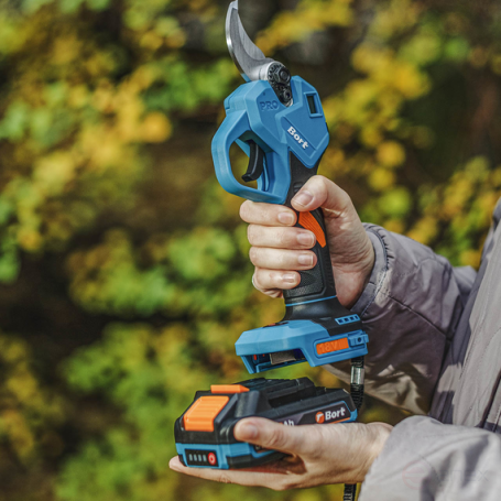 Секатор аккумуляторный BORT BGS-21Li-Pro