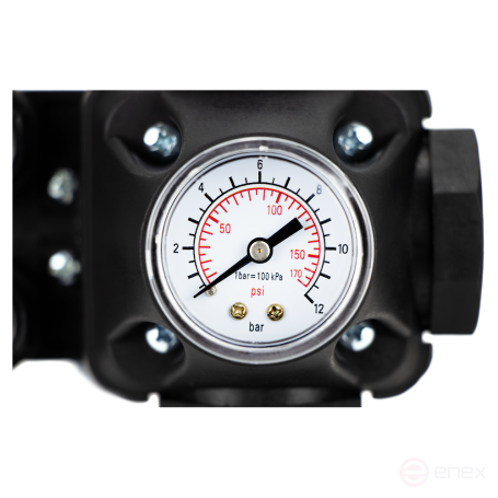 XPD-2-3W, Реле давление в едином пластиковым корпусе с трехвыводным переходником и манометром.