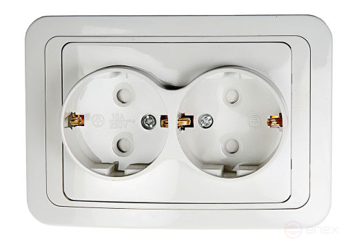 Розетка двойная с заземлением со шторкой CLASSICO белая 2128x IN HOME