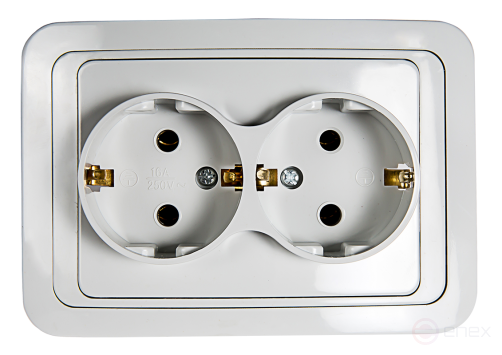 Розетка двойная с заземлением CLASSICO белая 2128 IN HOME