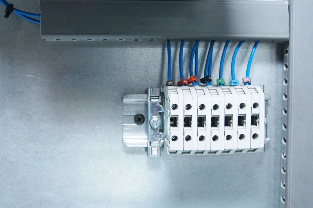AVR2.jpg