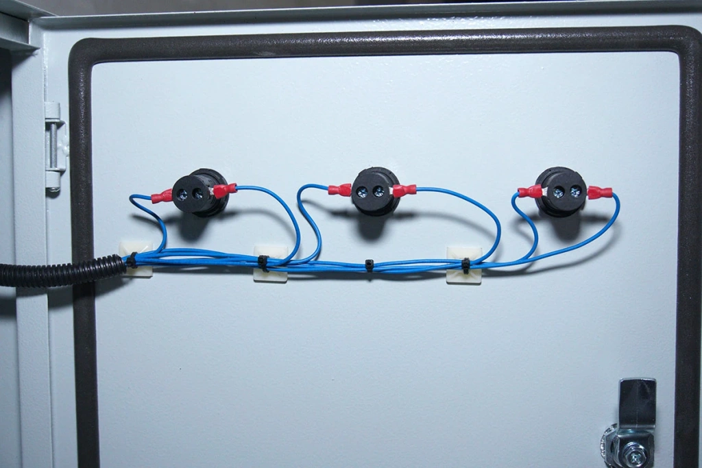AVR3.jpg